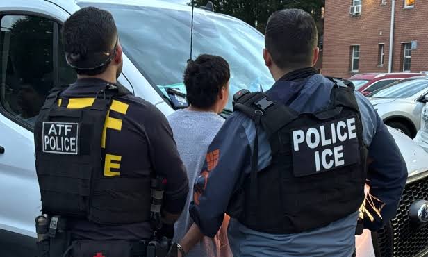 Realiza ICE redadas masivas en Texas: detienen a 275 inmigrantes