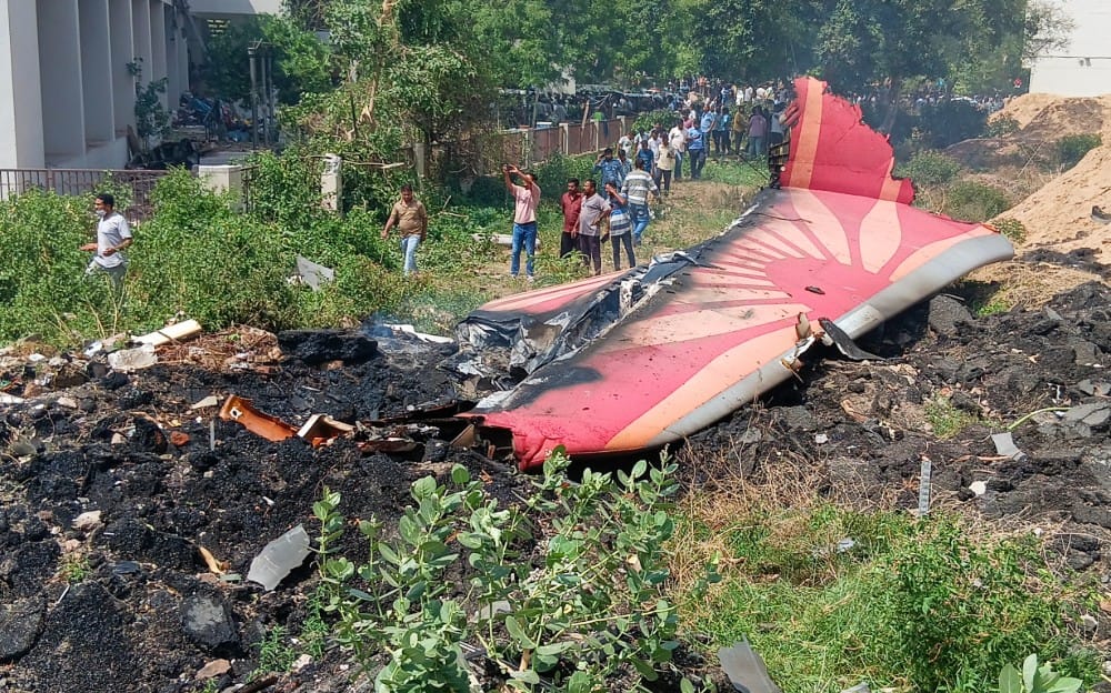 Tragedia aérea en India: se estrella avión de Air India y deja al menos 290 muertos