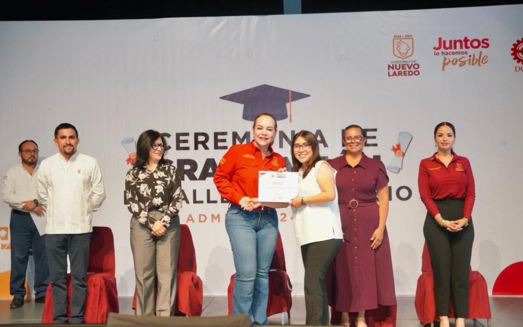 Impulsa Gobierno de Nuevo Laredo el bienestar familiar con entrega de constancias a graduados de Talleres UNE