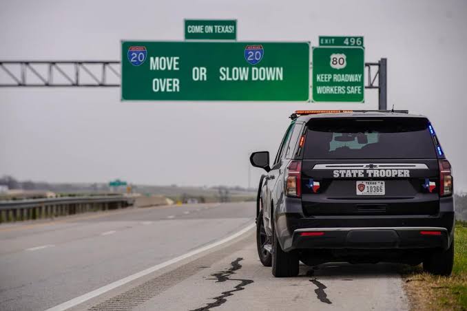 Refuerza Texas vigilancia para que automovilistas respeten ley de tránsito “Muévase a un lado, reduzca la velocidad”