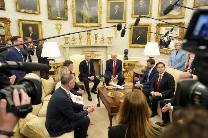 Revienta Trump diálogo comercial con Canadá por impuesto digital