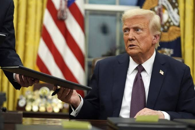 Rebaten tribunales ofensiva migratoria de Trump en medio de creciente tensión judicial