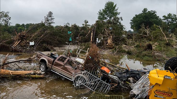 Cuestionan a autoridades de Texas por fallas en alertas tras inundaciones; Trump visitará Kerrville