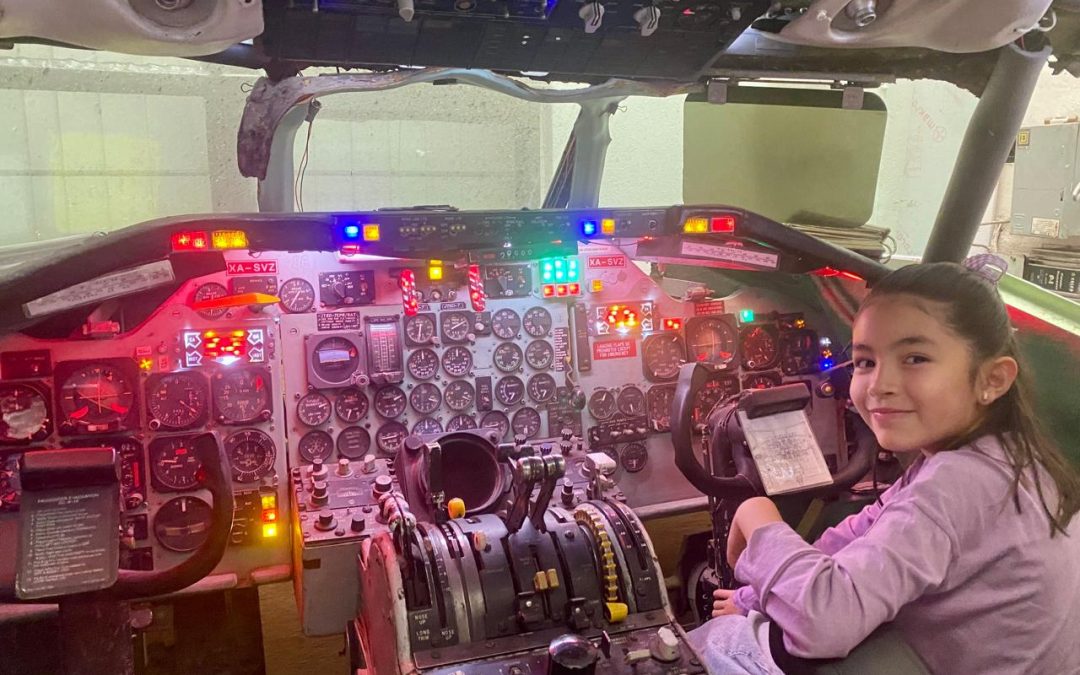 Desde Mi Altitud. El capitán nos mostró sus juguetes