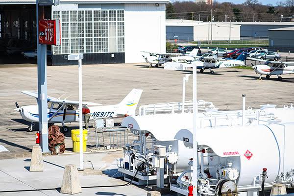 Aprueba TxDOT más de 13 millones de dólares para modernizar aeropuertos en Texas