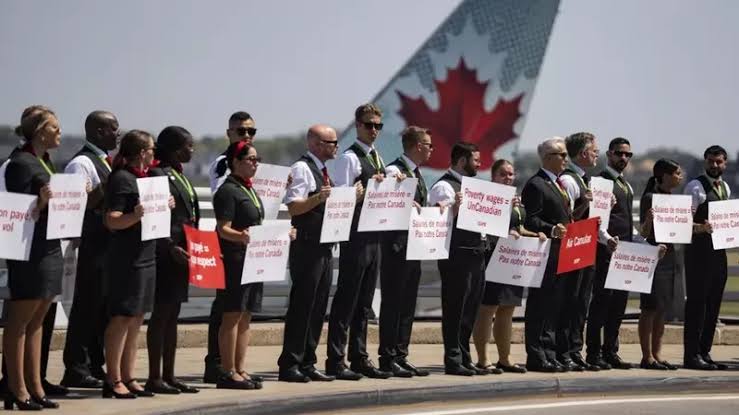 Interviene gobierno de Canadá en huelga de sobrecargos de Air Canada