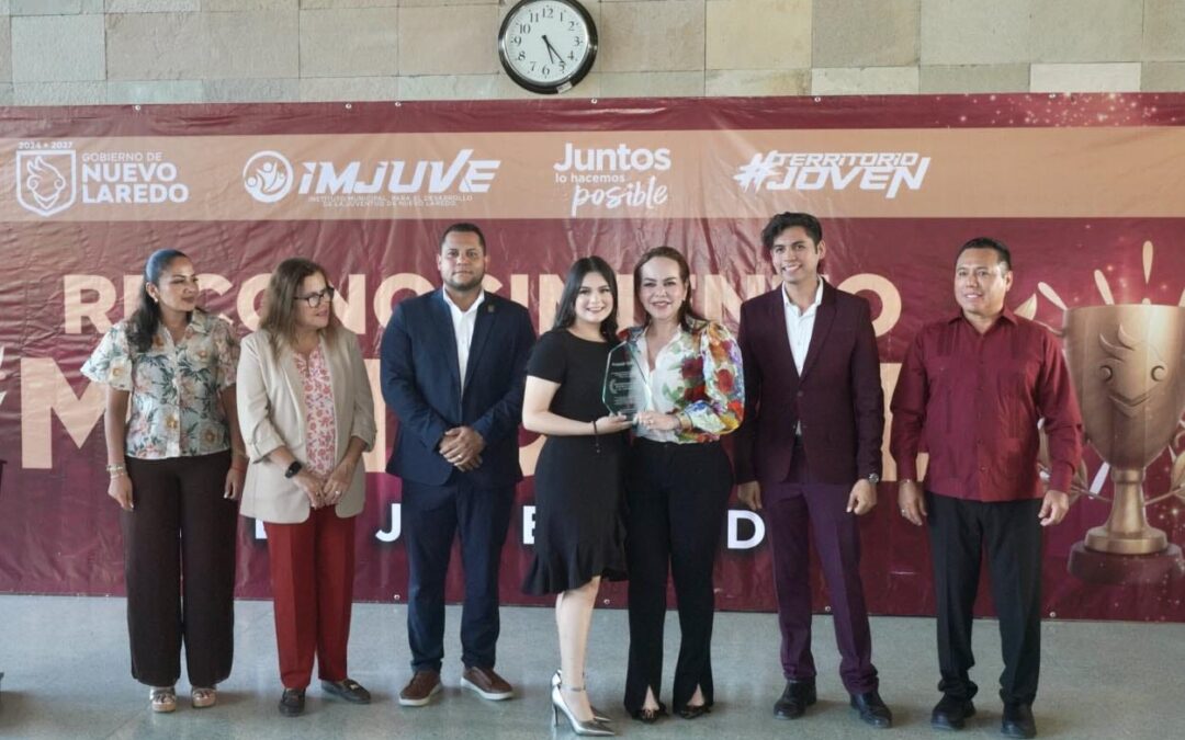 Reconoce Carmen Lilia Canturosas a jóvenes destacados de Nuevo Laredo
