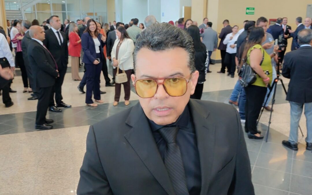 Asiste Eduardo Gattas al Informe de Gobierno de Carmen Lilia Canturosas