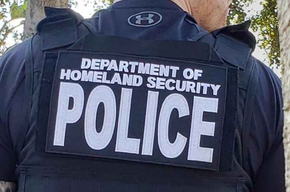 Muere inmigrante indocumentado tras enfrentarse a agentes de ICE en Chicago