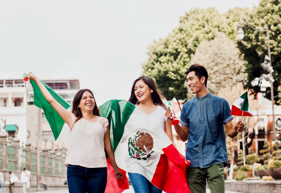 Conmemora México su independencia con el Grito que une a la nación