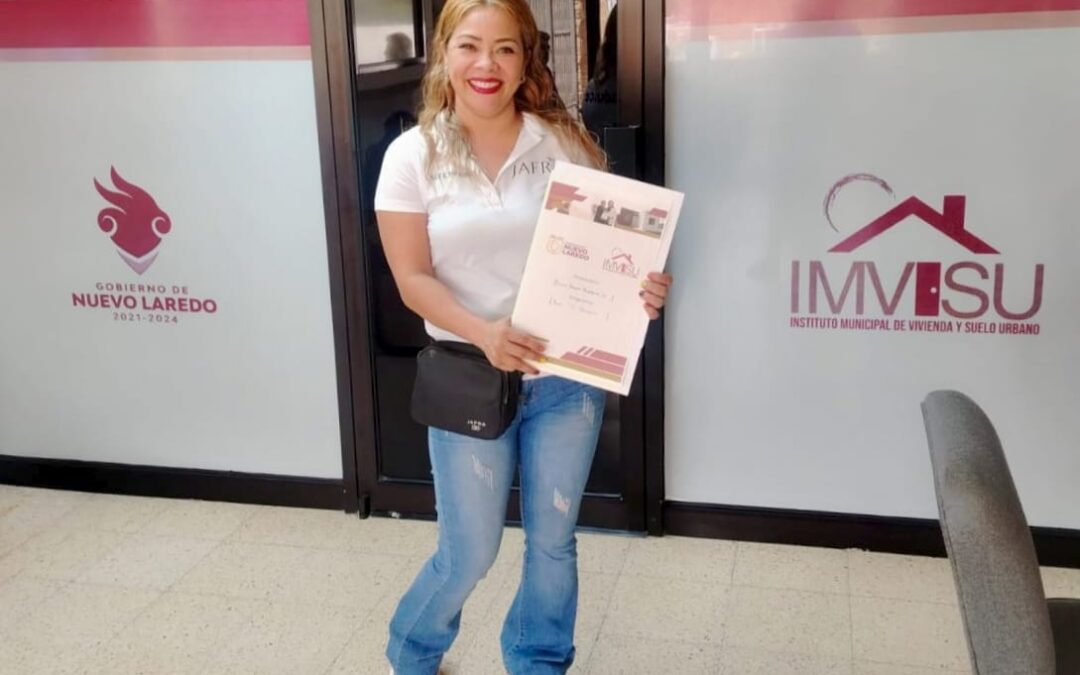 Realizan vecinos trámites para escriturar viviendas con apoyo