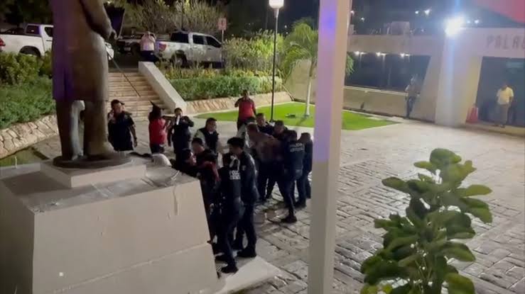 Reprimen a activistas en Campeche por protestar contra designación de magistrado cuestionado