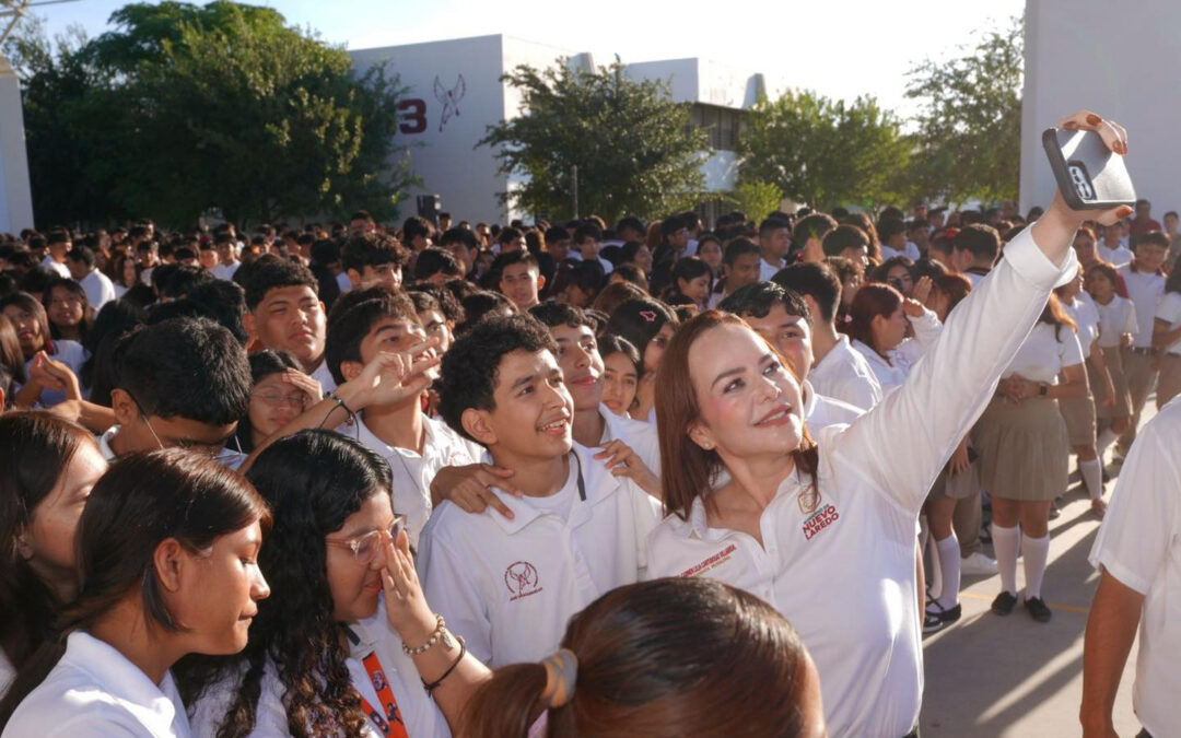 Refuerza Carmen Lilia Canturosas el compromiso con la educación a través de apoyos escolares y equipamiento