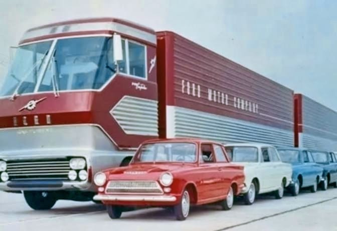 Soñaba Ford con un camión a turbina: “Big Red”