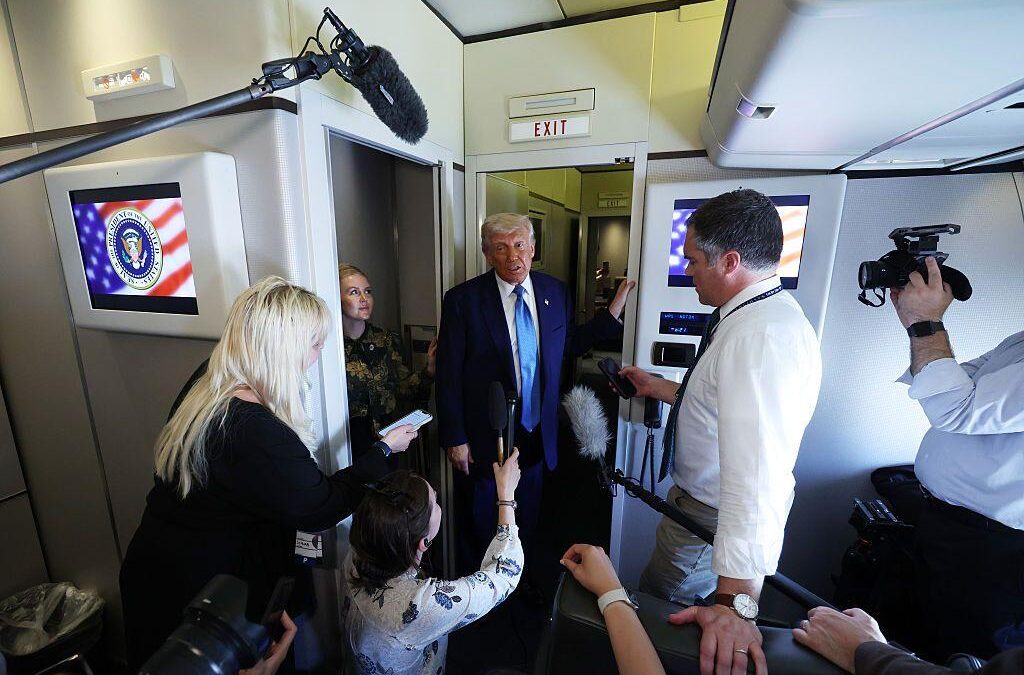 Arremete Trump contra Canadá con nuevo arancel