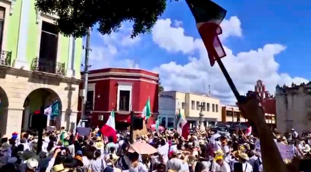 Cuestiona Yucatán inseguridad y lanza reclamos a gobierno federal en Paseo de Montejo.