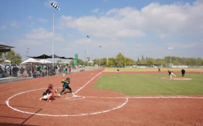 Inauguran renovado campo de béisbol en el ITNL