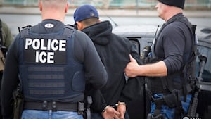 Aprietan Control Fronterizo y Van Contra Quienes se Autodeportan