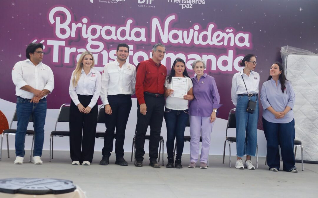 Apapachan Américo y María a Familias de Higuerillas con Brigada Navideña