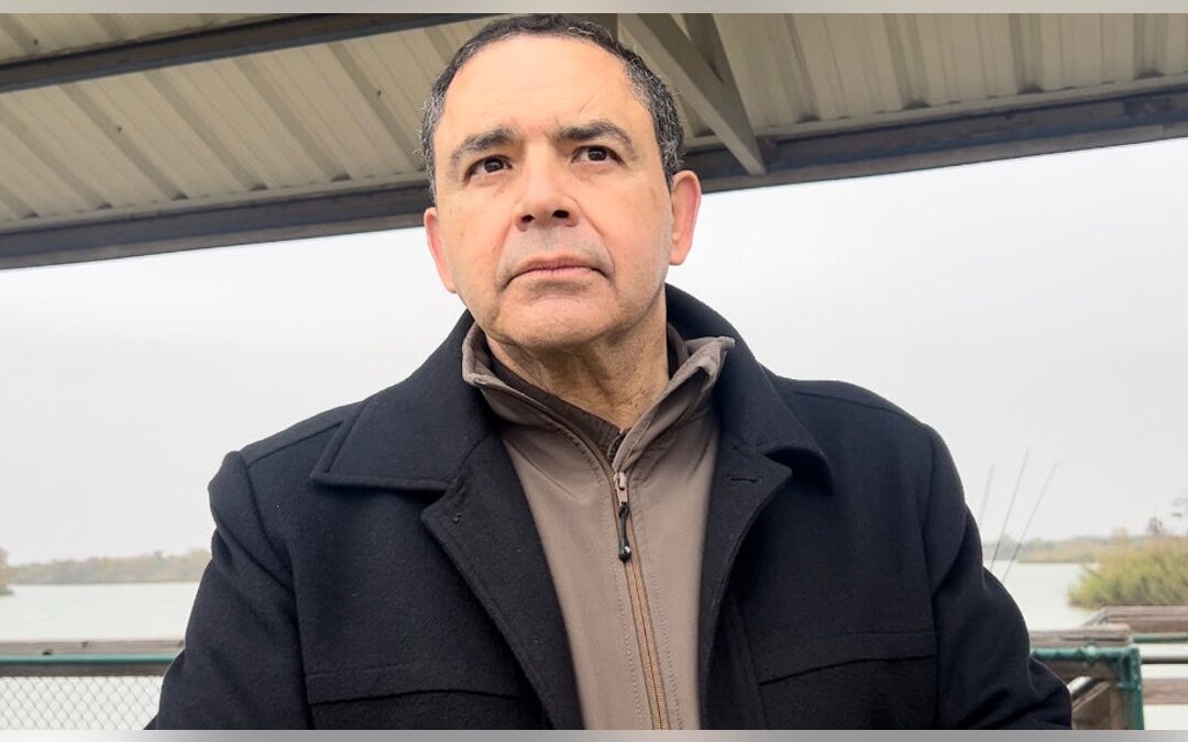 Exige Henry Cuéllar Mayor Supervisión a ICE Pese a Avalar Gasto en Seguridad