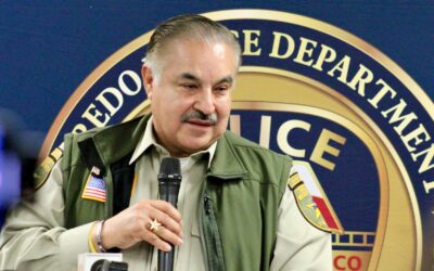 Arrestan a Martin Cuéllar Sheriff del Condado de Webb Por Presunto Desvío de Fondos