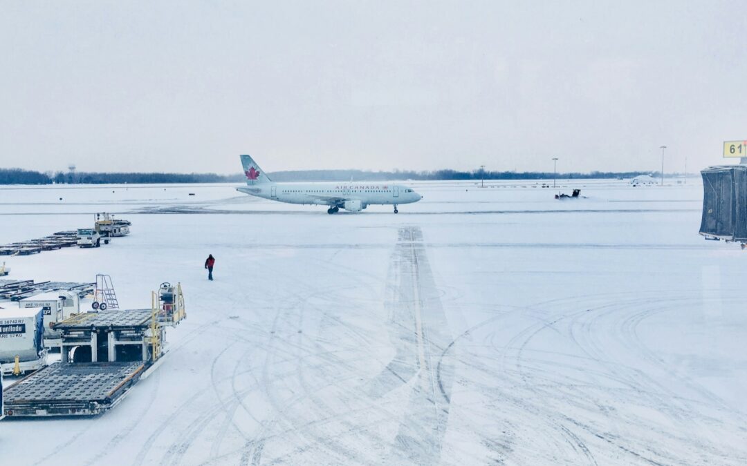 Paraliza Tormenta Invernal Conectividad Aérea en Estados Unidos