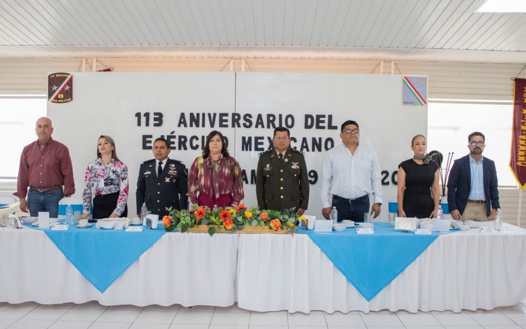 Brinda Ernestina Perales Respaldo Institucional al Ejército en su 113 Aniversario