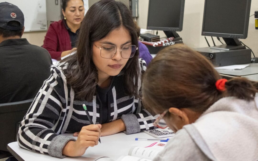 Impulsa Ernestina Perales Educación Para Adultos en Camargo