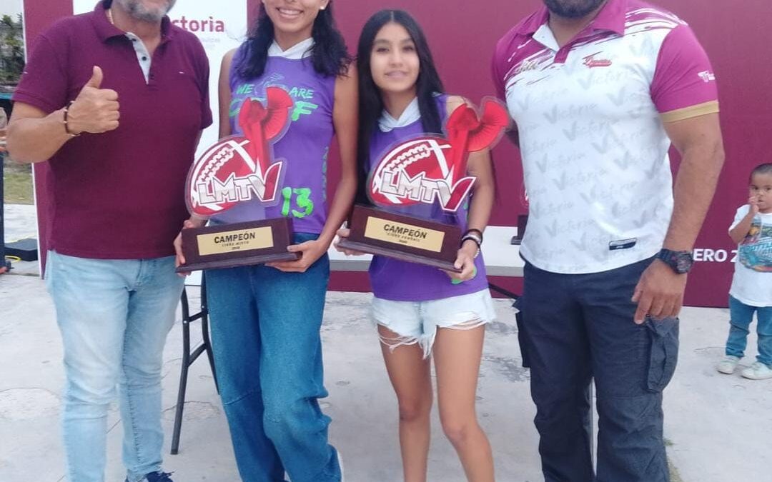 Reciben Trofeos Campeones de Tochito Victoria.