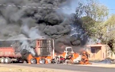 Desatan Narcobloqueos en Michoacán Incendian Vehículos y Paralizan Carreteras
