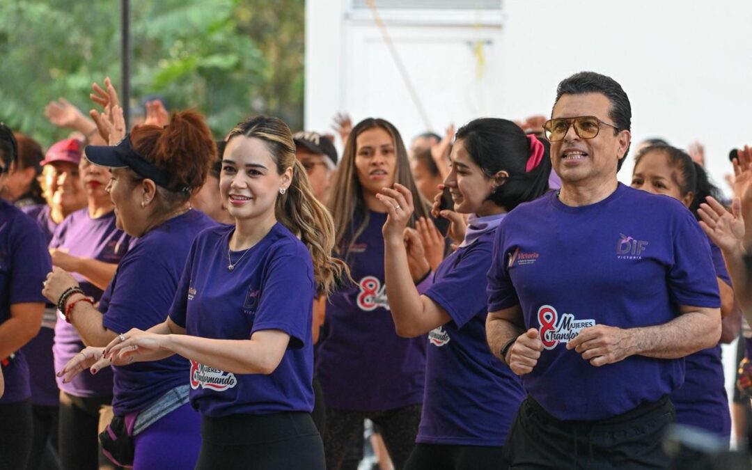 Participan Con Energía y Entusiasmo Lalo y Lucy en Zumbaton con Causa