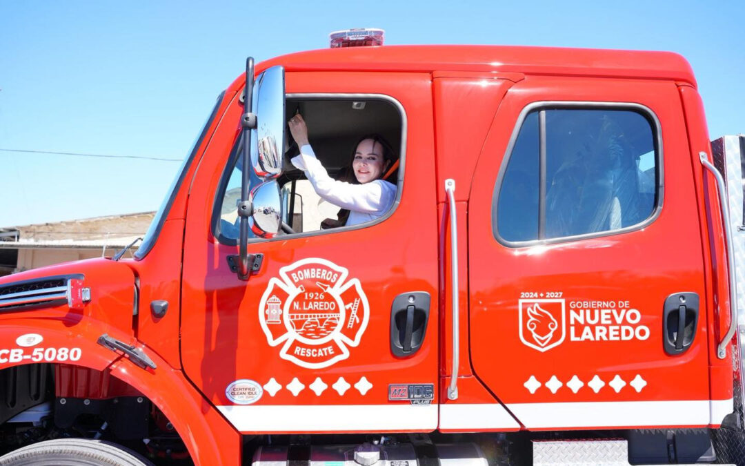 Entrega Carmen Lilia Canturosas Unidades a Protección Civil y Bomberos