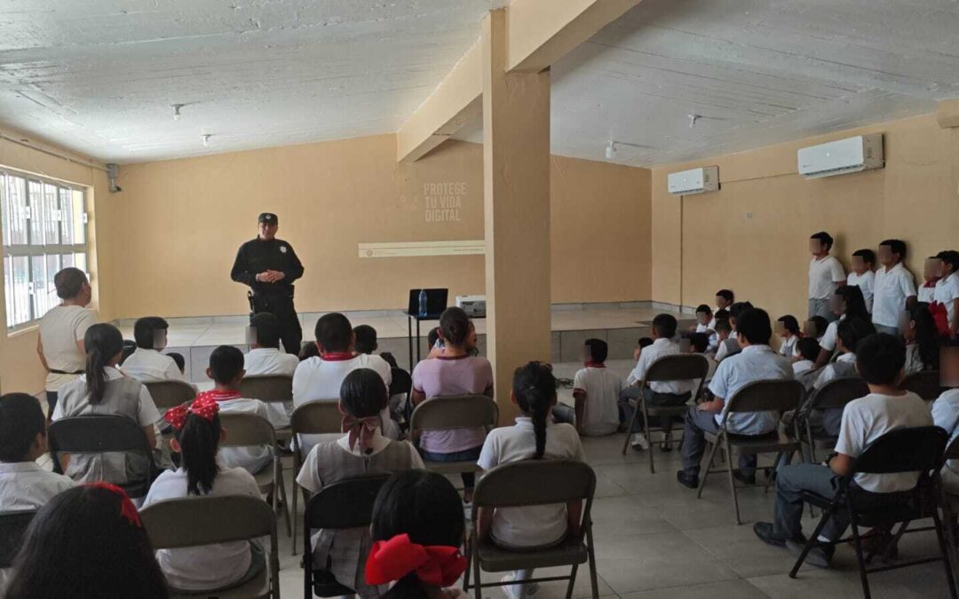 Orientan a Estudiantes, Madres de Familia y Docentes en Ciberseguridad