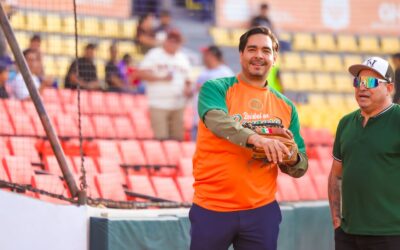 Celebran Aficionados Beisbol Profesional con Carlos Peña Ortiz