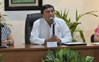 Arremeten Madres Contra Secretario de Educación de Campeche