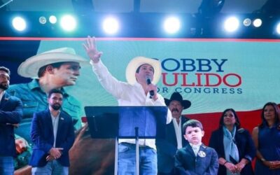 Gana Bobby Pulido Primaria Demócrata y va » Desvelado» al Congreso