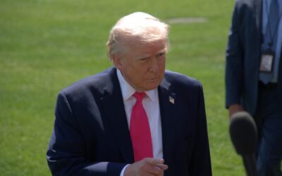 Lanza Trump Advertencia a Irán por Cierre del Estrecho de Ormuz
