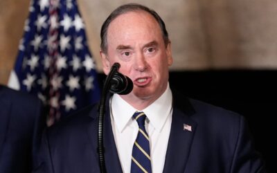 Otro Más… Destituyen a Secretario de Marina en Plena Crisis con Irán