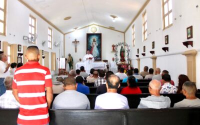 Lleva Obispo Lerma Martínez Esperanza al Cereso en Jueves Santo