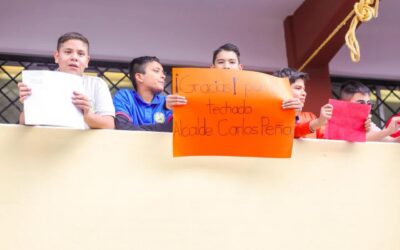 Cumple Carlos Peña Ortiz con Compromiso Escolar