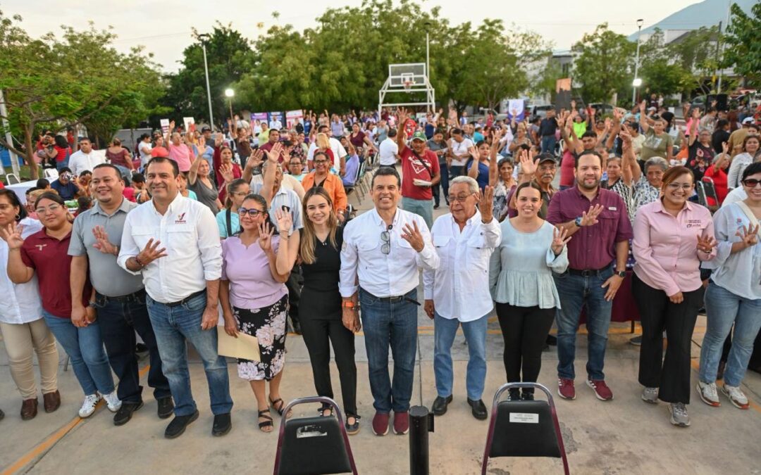 Conviven Lalo y Lucy con Vecinos de Lomas de Calamaco
