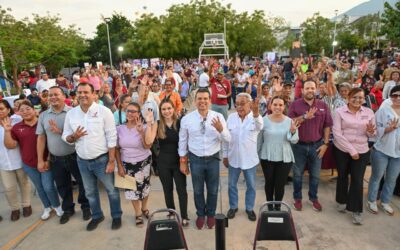 Conviven Lalo y Lucy con Vecinos de Lomas de Calamaco