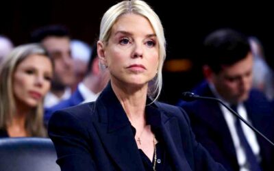 Mandan a «Volar» a Pam Bondi