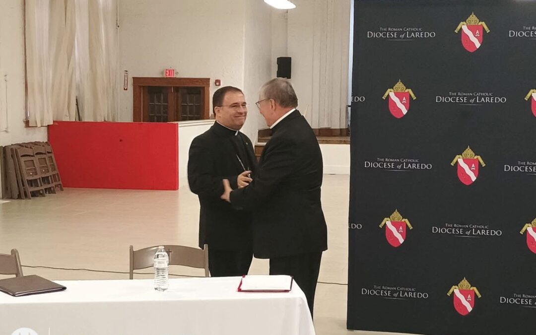 Concluye Monseñor Tamayo su ministerio y designan nuevo obispo en Laredo