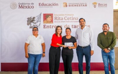 Entregó Carlos Peña Ortiz Becas Rita Cetina