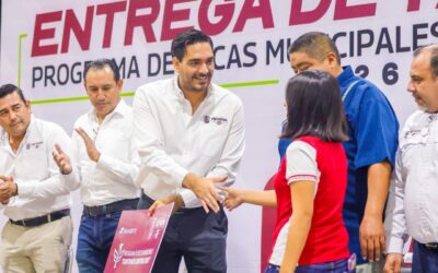 Entregó Carlos Peña Ortiz Tarjetas de Becas Universitarias a Estudiantes de Reynosa