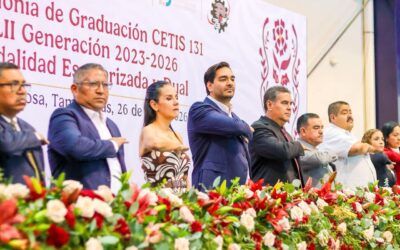 Asistió Carlos Peña Ortiz a Ceremonia de Graduación del CETIS No. 131