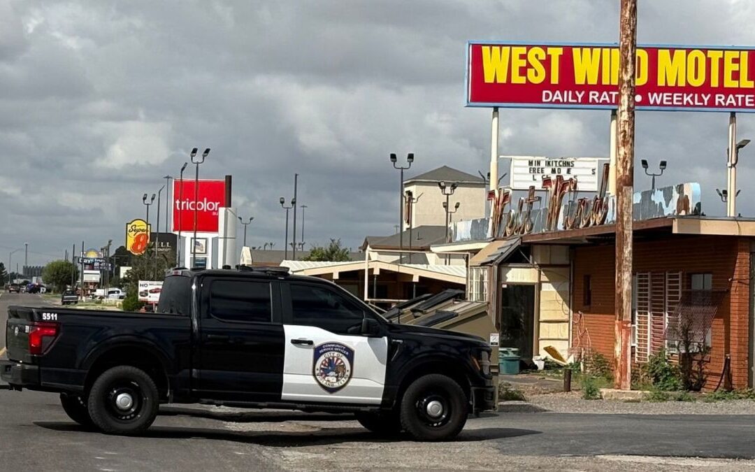 Tiroteo y Persecución en Texas Dejan un Muerto y 10 Heridos