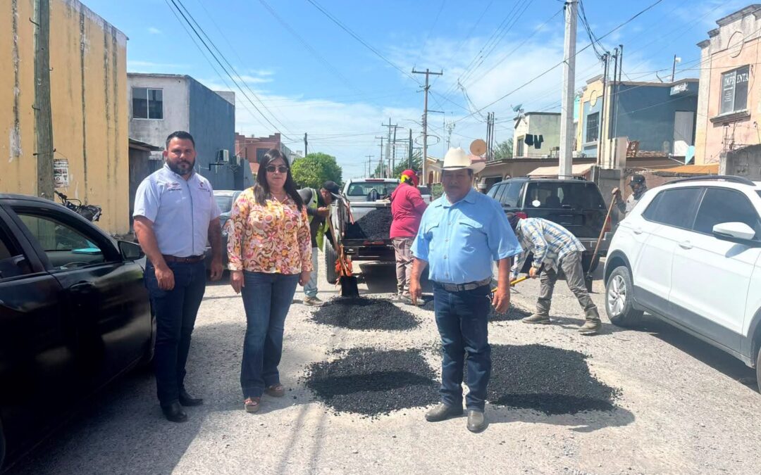 Refuerzan Bacheo en Calles de Camargo