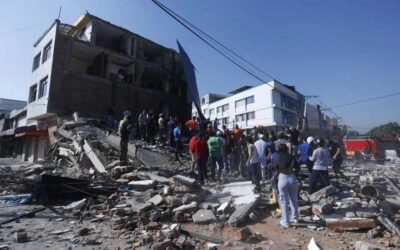 Sismo de 7.4 sacude Colombia; hay más de un centenar de muertos